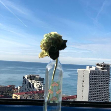 Cozy Bright Apartment With Amazing Sea View Batumi Bagian luar foto