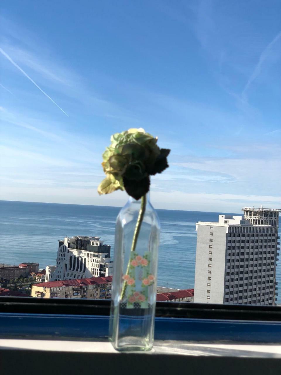 Cozy Bright Apartment With Amazing Sea View Batumi Bagian luar foto