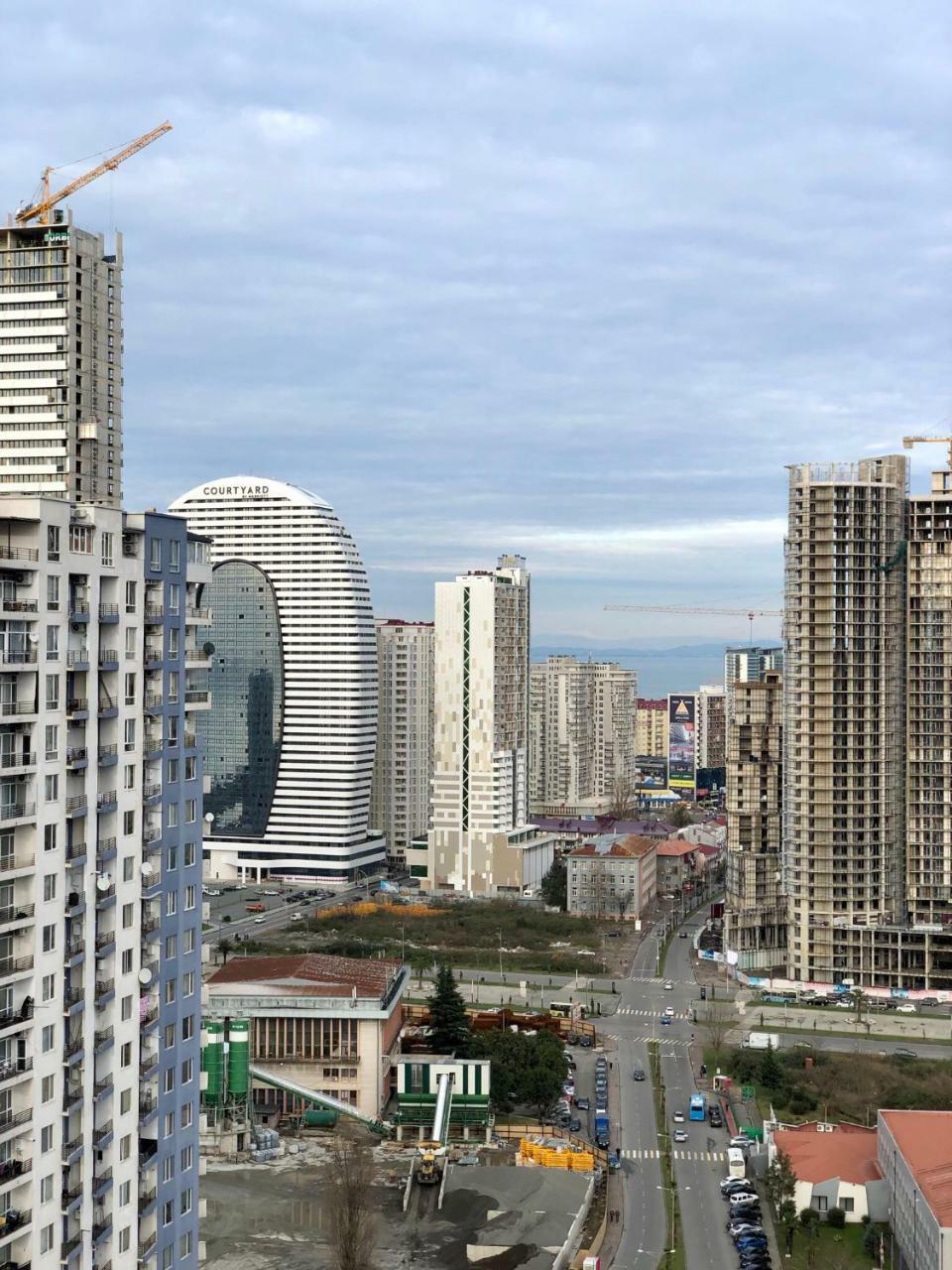 Cozy Bright Apartment With Amazing Sea View Batumi Bagian luar foto