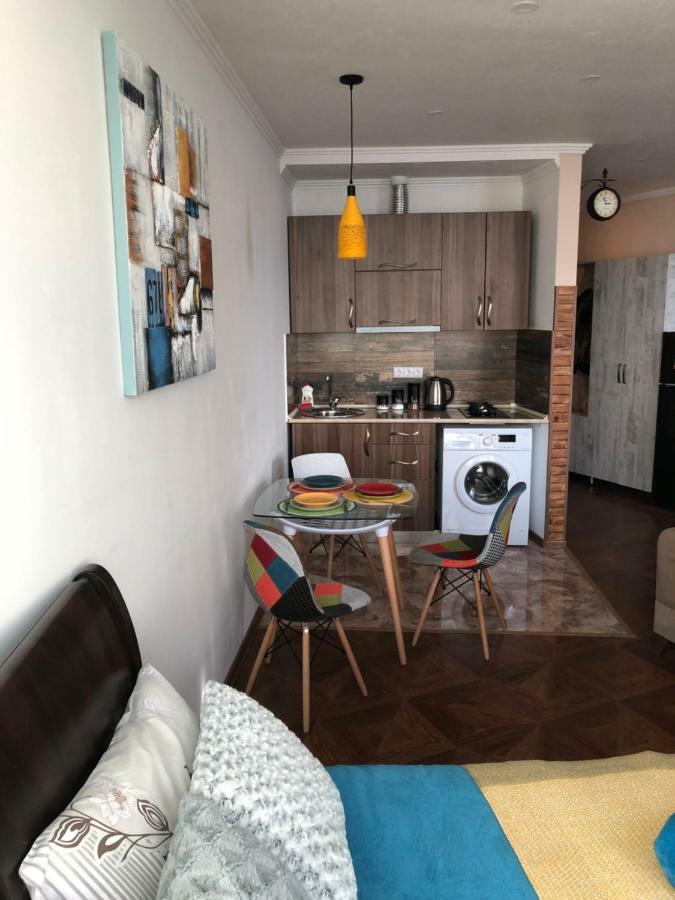 Cozy Bright Apartment With Amazing Sea View Batumi Bagian luar foto